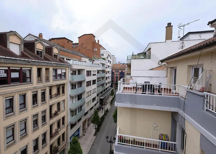 Atico Quintana I - Con Terraza, Vistas A La Ciudad, En El Centro, Con Wifi Y Garaje