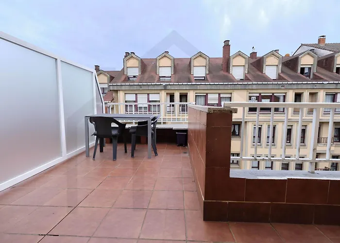 Atico Quintana I - Con Terraza, Vistas A La Ciudad, En El Centro, Con Wifi Y Garaje